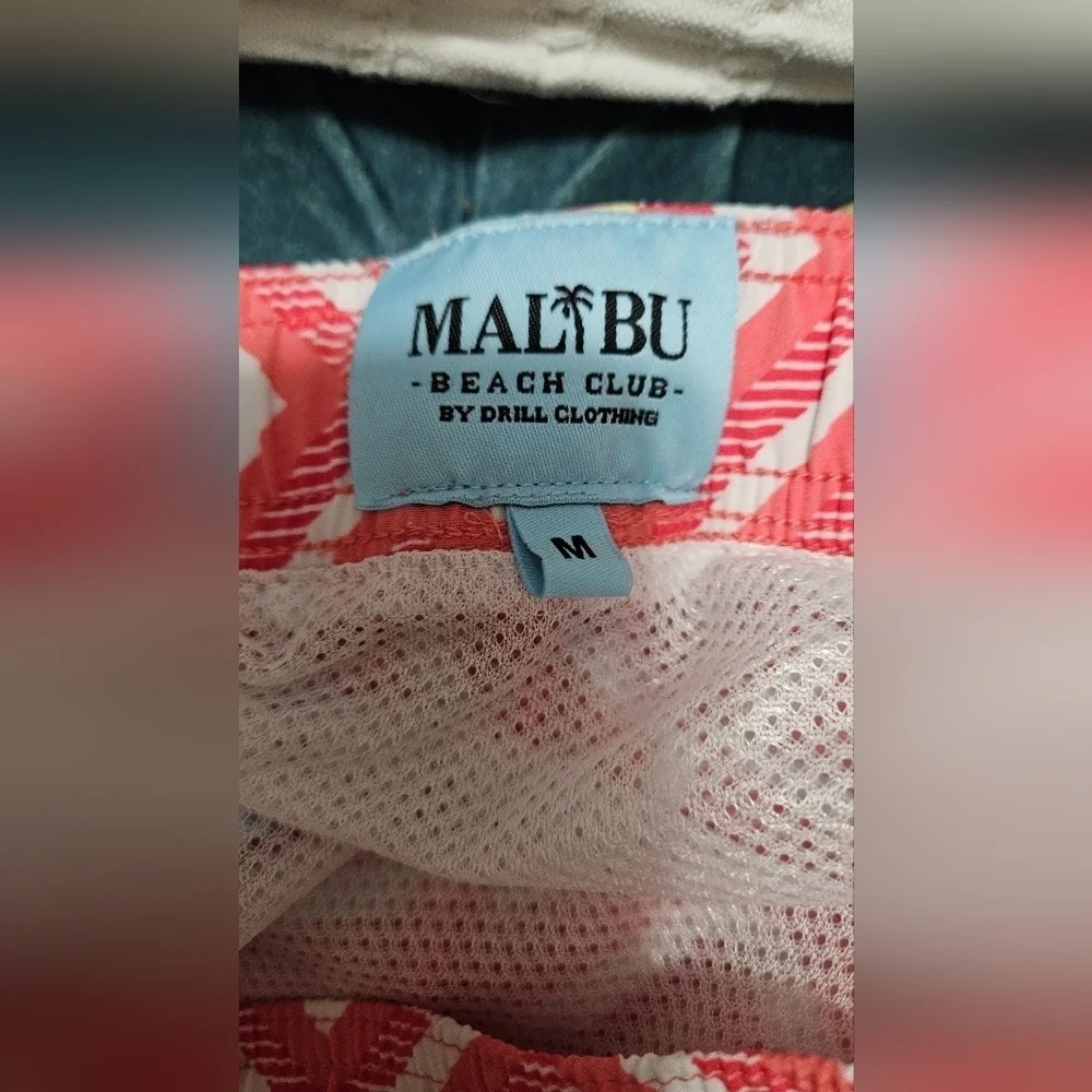 Malibu Beach Club Coral Geometric Print Swim Trunks NWT Size Medium